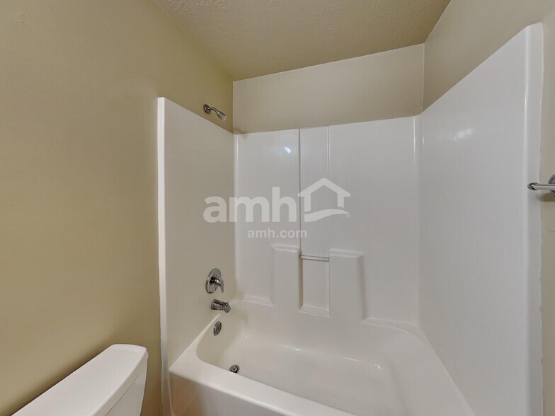 Building Photo - 125 S 150 W