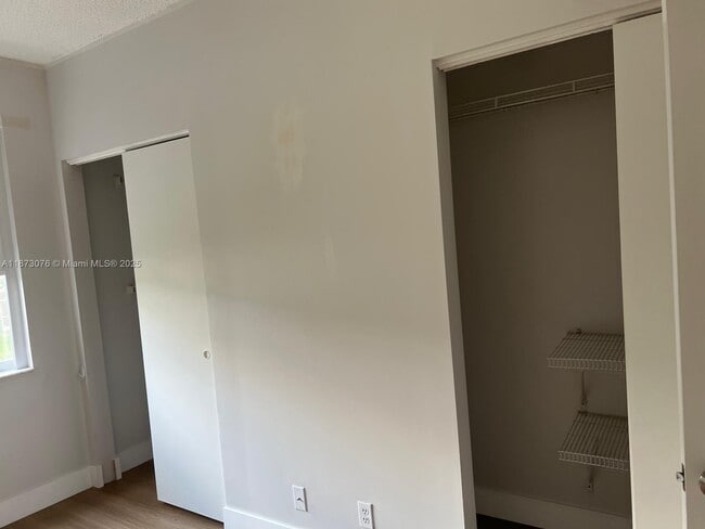 Building Photo - 16654 Hemingway Dr