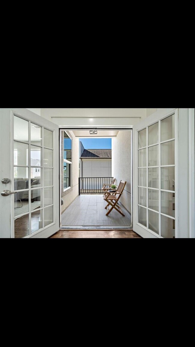 Building Photo - 1521 Laird St