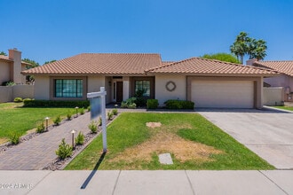 Building Photo - 1449 W Antiqua Dr