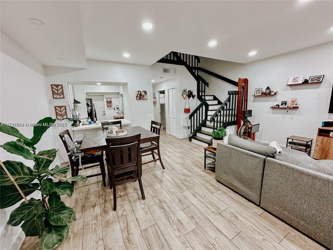Building Photo - 11807 SW 99th Ln