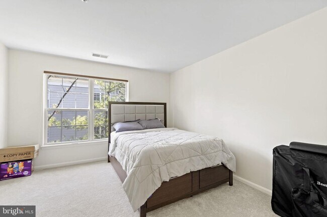 Building Photo - 6601-I Thackwell Way