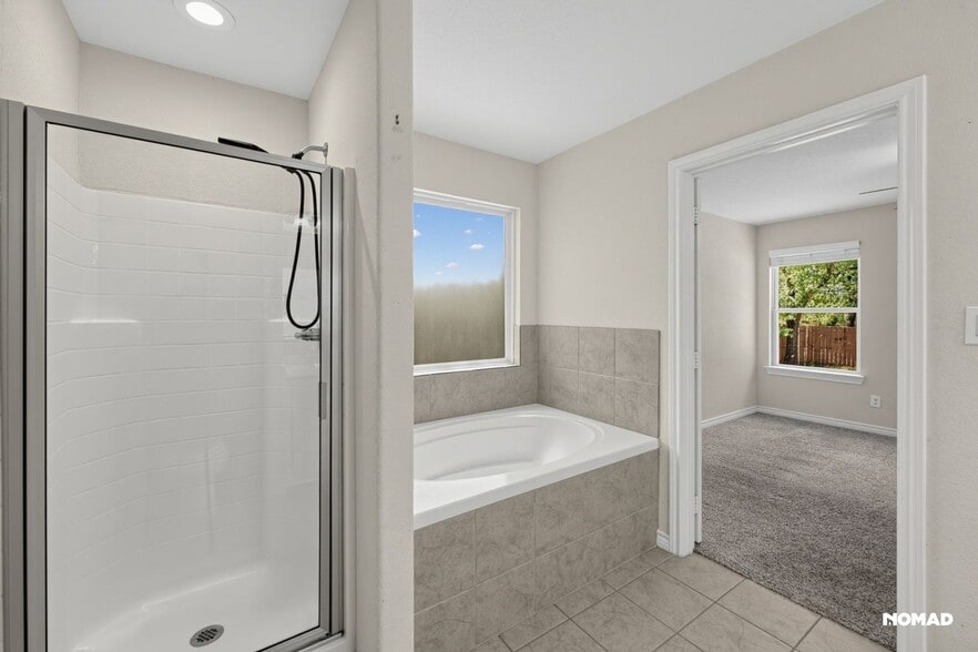 Building Photo - 205 Shady Oaks Dr