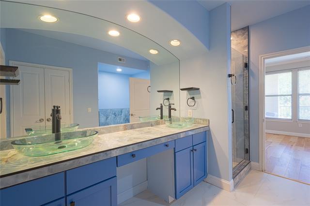 Building Photo - 500 Water's Edge Drive