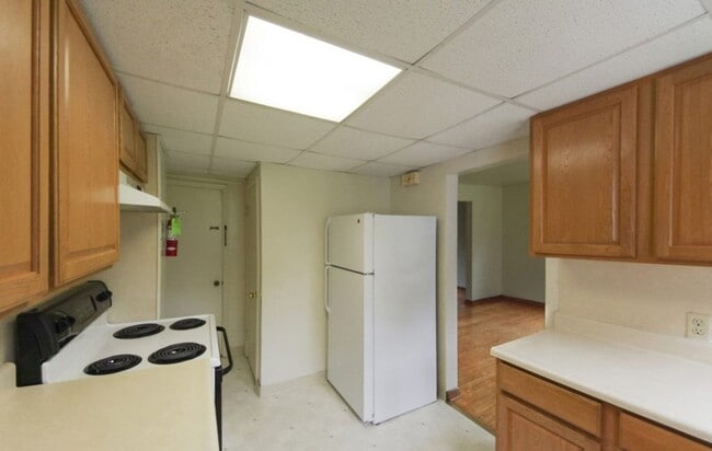 Building Photo - Sparks Street Duplex