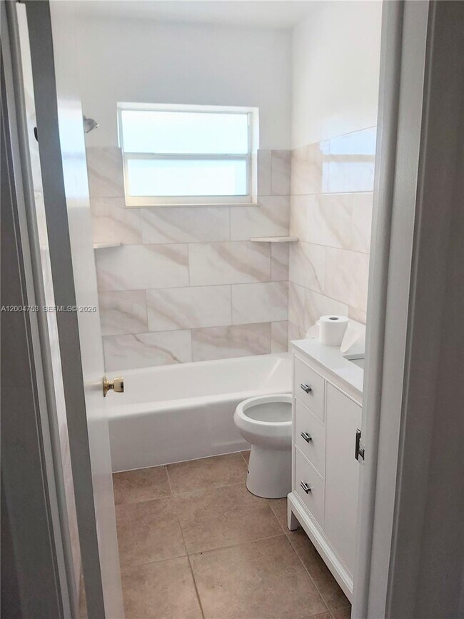 Building Photo - 1300 N 17th Ave