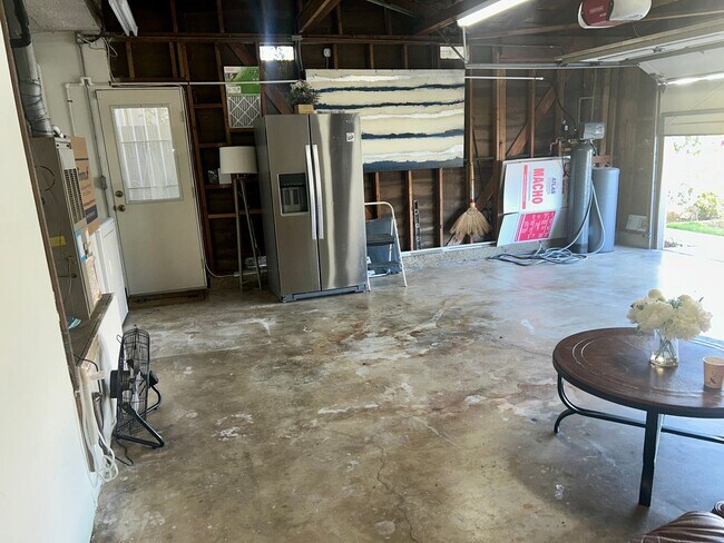 Building Photo - Beautiful Fully Furnished 4Bed/2Bath Home for Rent