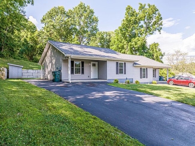 Primary Photo - Eastern Eight- Bristol, VA- SFH