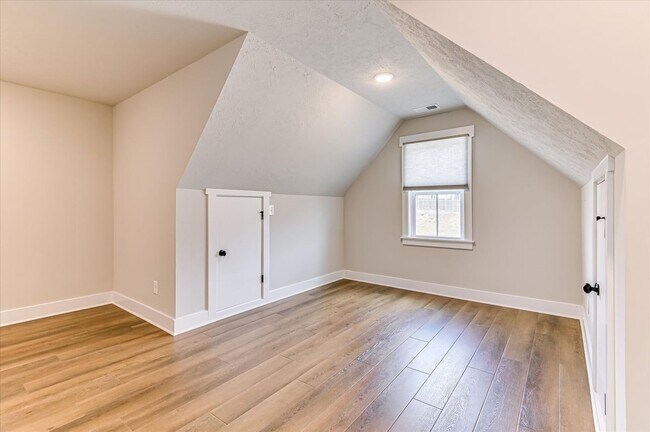 Building Photo - 419 Barrow Ln