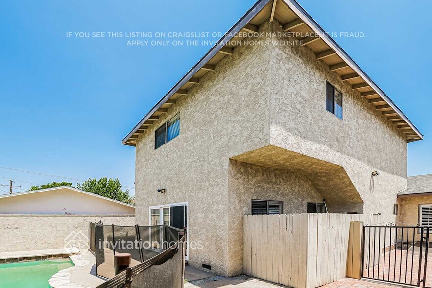 Building Photo - 9515 Samoline Ave