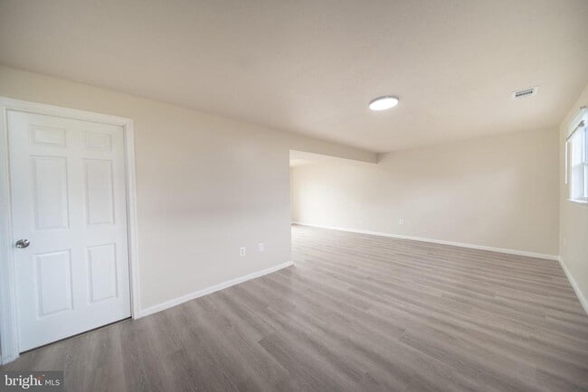 Building Photo - 11209 Caroline Ave