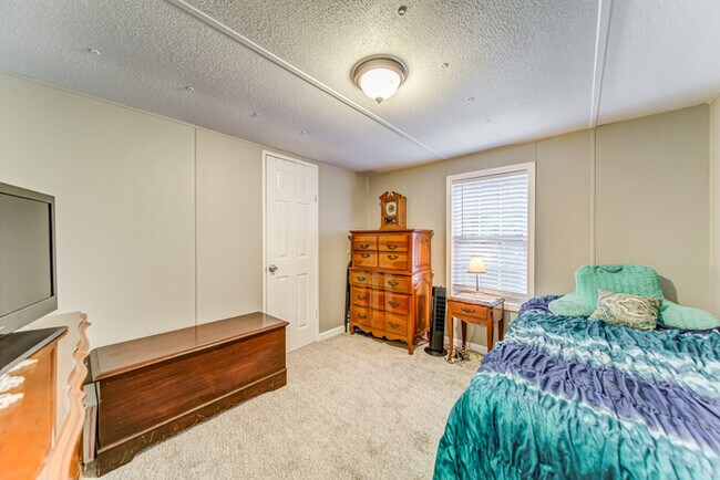 Building Photo - Home for Rent