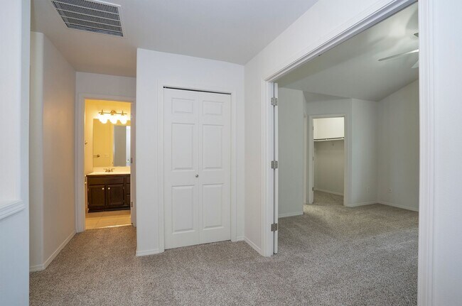 Building Photo - Very Nice 3 Bedroom Home - Cul de sac!