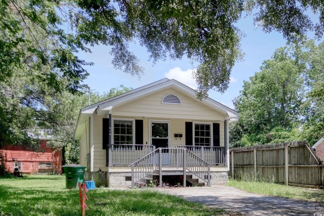Primary Photo - 1028 Duke St