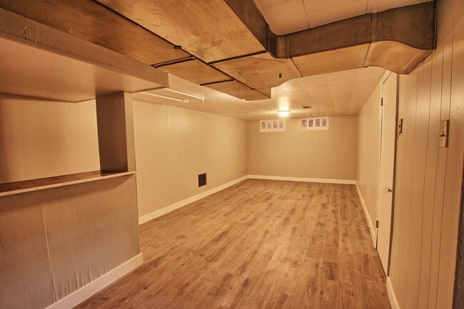 Building Photo - 2 bed 1 bath remodeled North Park Hill home