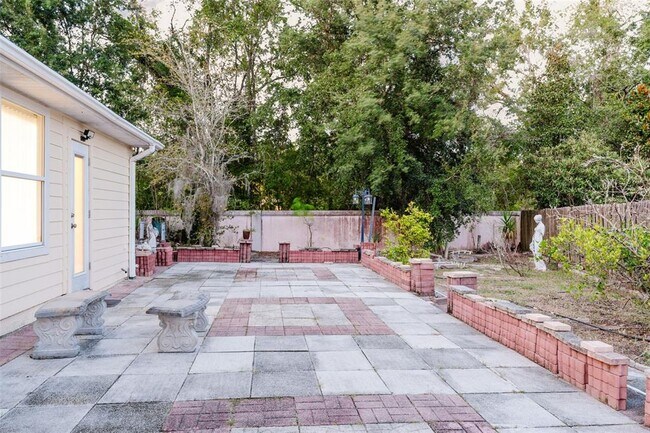 Building Photo - 2114 NW 52nd Pl