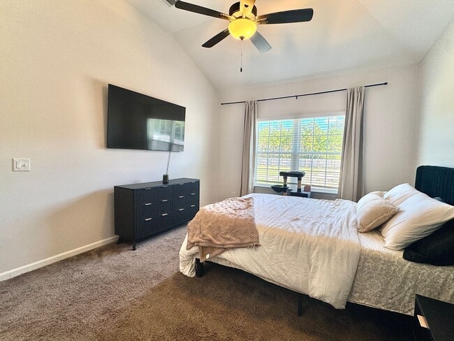 Building Photo - AVAILABLE NOVEMBER [PET FRIENDLY]