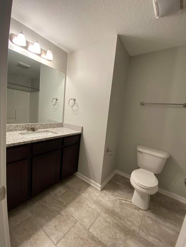 Building Photo - 203 Burr Oak Ct