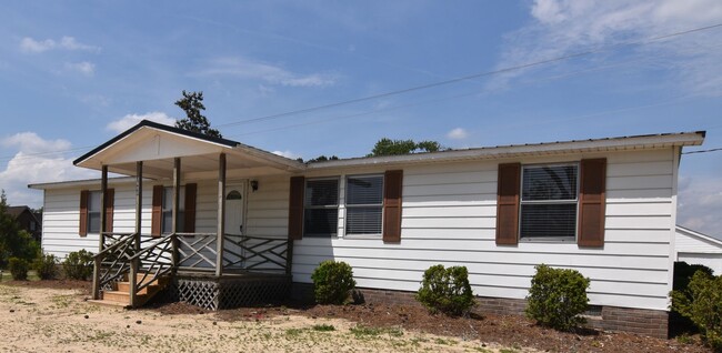 Building Photo - Spacious & Updated Double-Wide Home on a L...