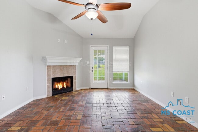 Building Photo - 14971 Camp Ln