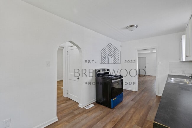 Building Photo - Charming 3BR/1B Single-Family Home