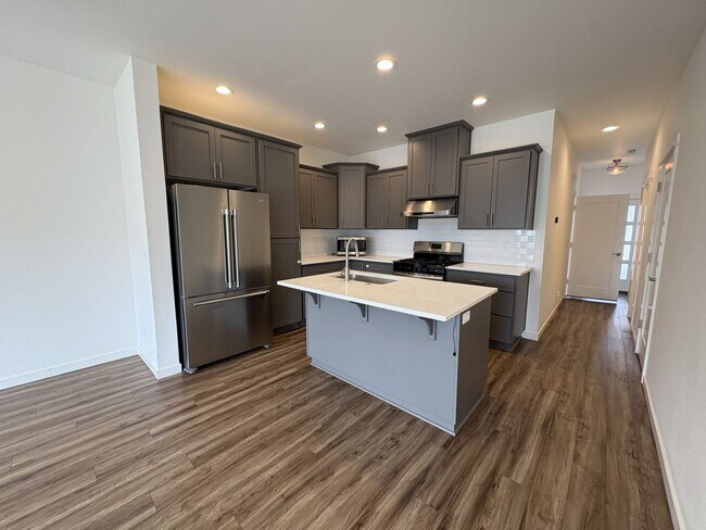 Building Photo - 6157 Blue River Dr SE