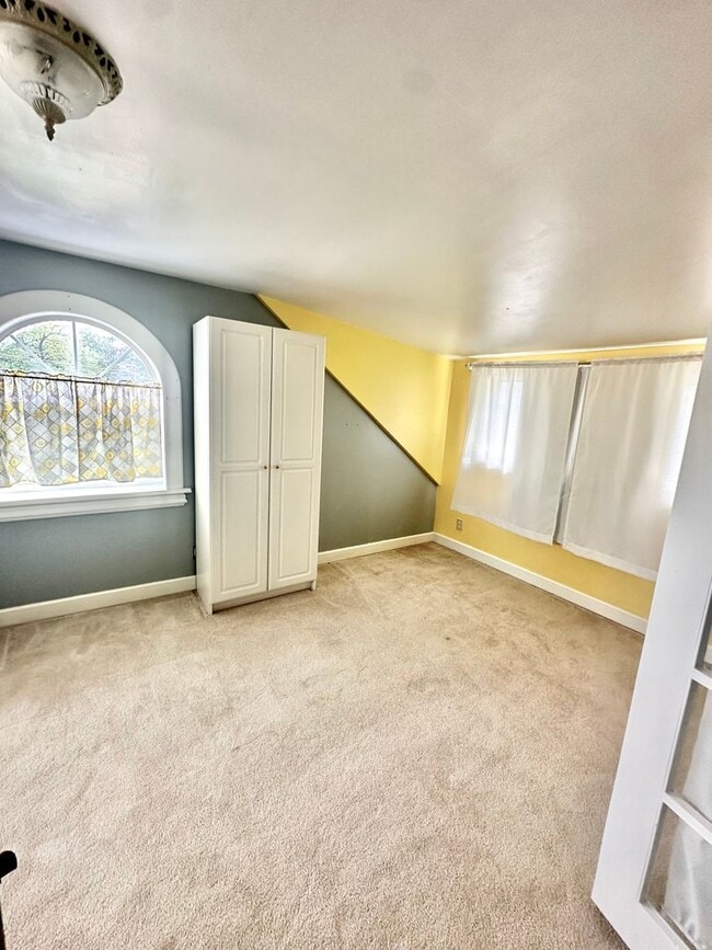 Building Photo - Gorgeous Kalispell home with Historical Charm