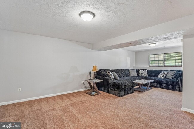 Building Photo - 7039 Heather Dr