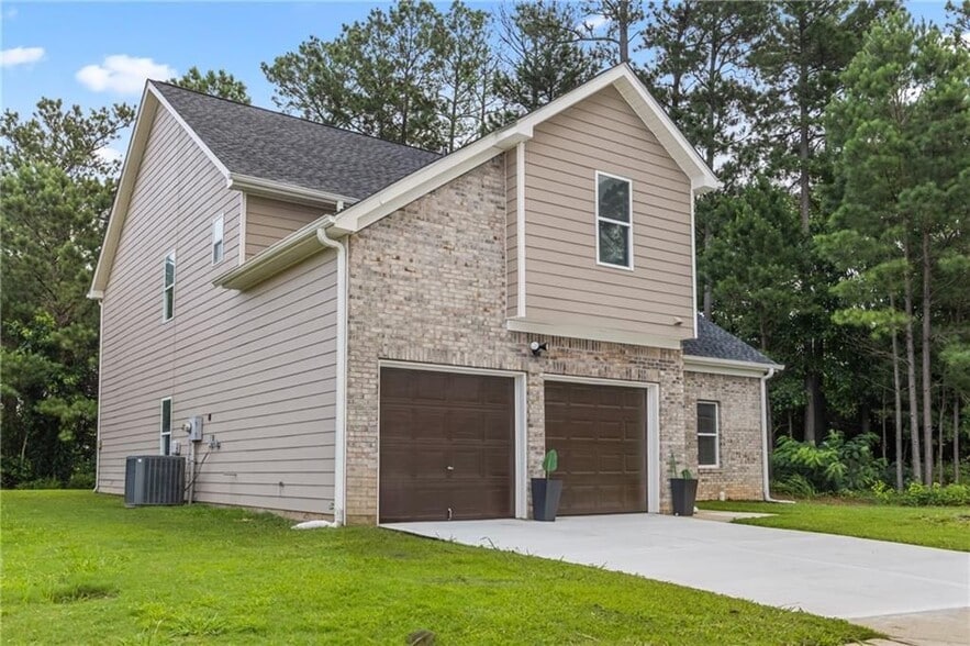 Building Photo - 3405 Summer Brooke Way