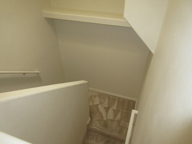 Building Photo - 4608 Holiday Breeze Pl NE