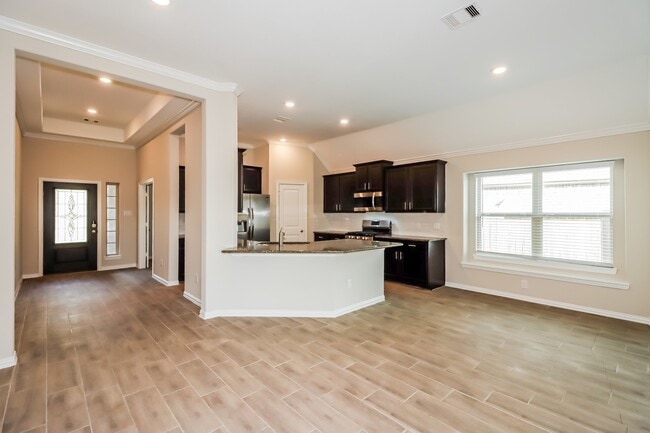 Building Photo - 1648 Breezewood Dr