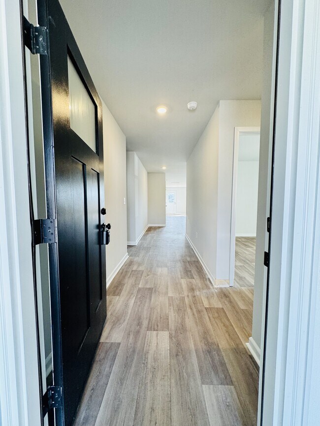 Building Photo - 348 SC-348