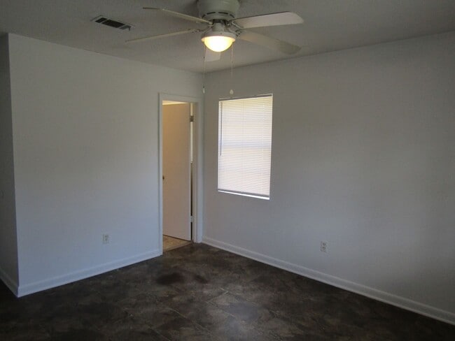 Building Photo - 121 Glenn Bryant Rd