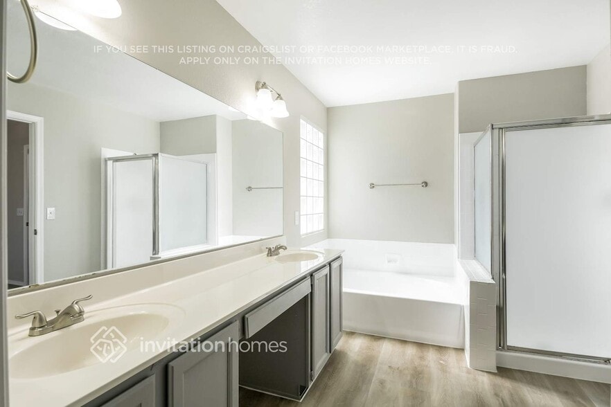Building Photo - 9145 W Evans Dr