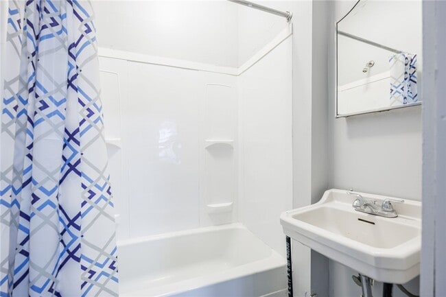 Building Photo - 500 Oxford St