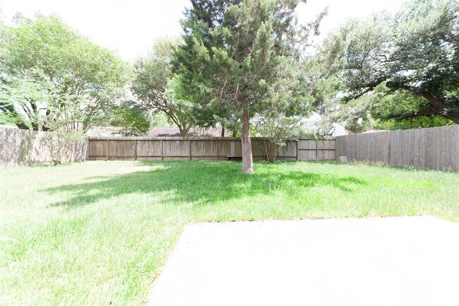 Building Photo - 22403 Deville Dr