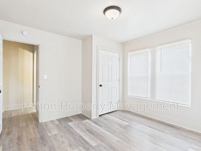 Building Photo - 1111 SW 13th Ave