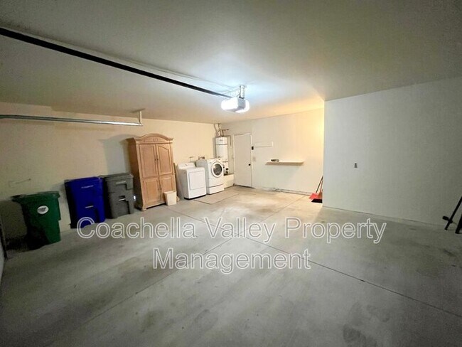 Building Photo - 112 Avellino Cir