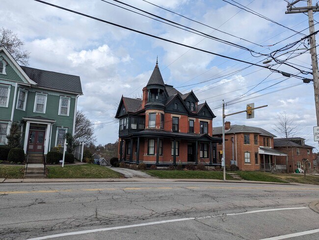 North Main Street2 - 402 N Main St