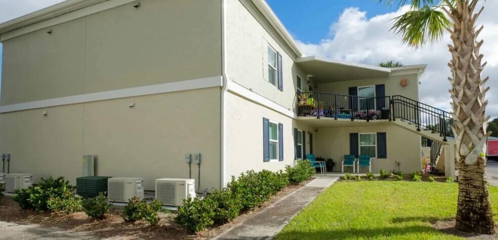 Building Photo - Wayne Dench Apartments