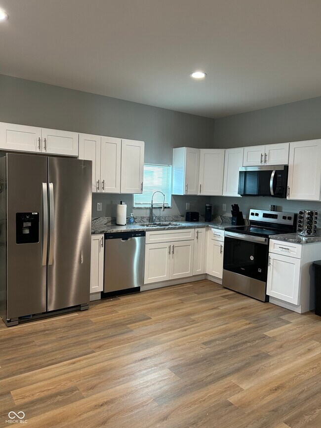 Building Photo - 113 N Arsenal Ave