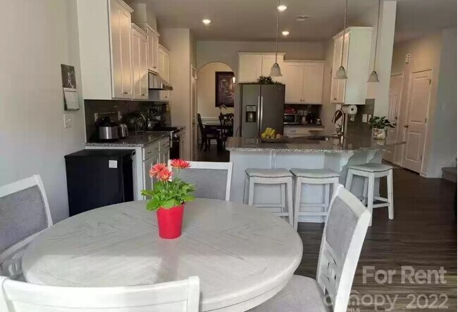 Building Photo - 1713 Wildwood Terrace Trl