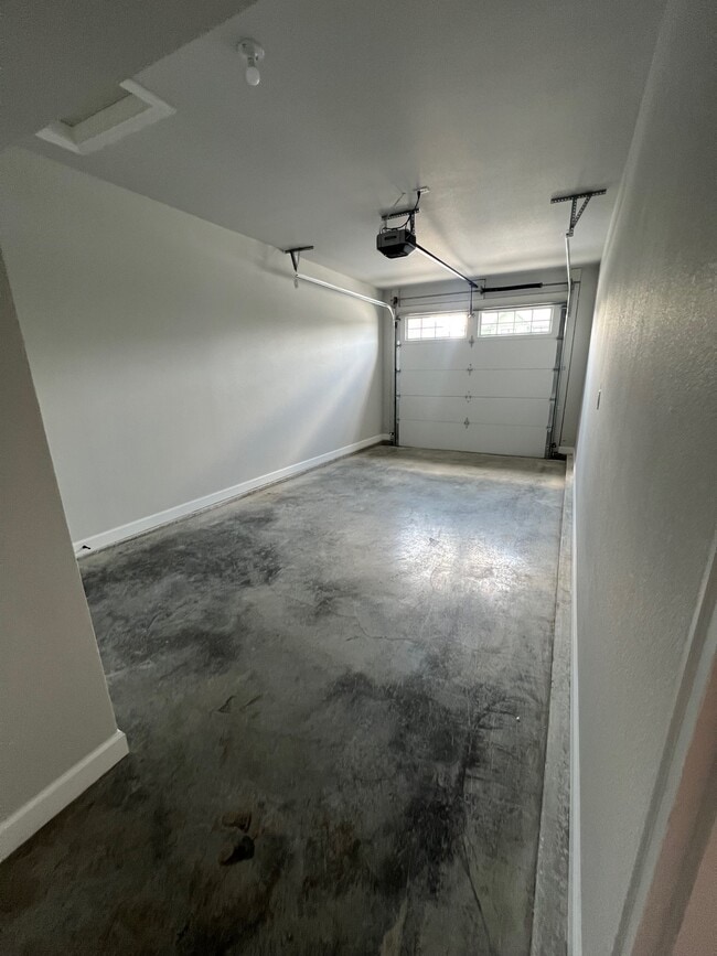 Building Photo - 79 SE 351st Rd