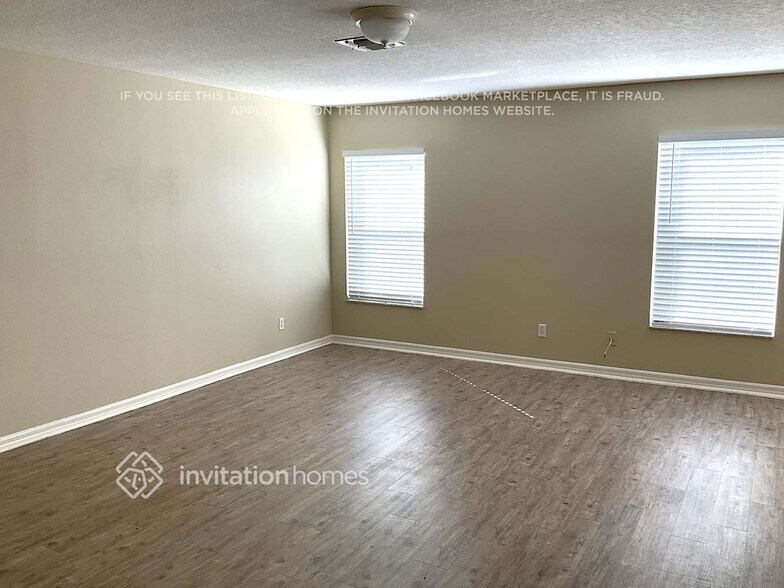 Building Photo - 1639 Algonkin Loop