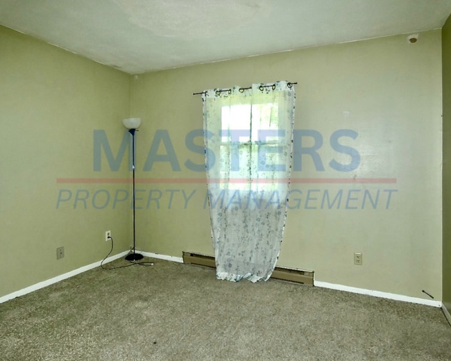 Building Photo - 3 Bedroom House