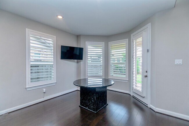 Building Photo - 4107 Willow Wind Ct