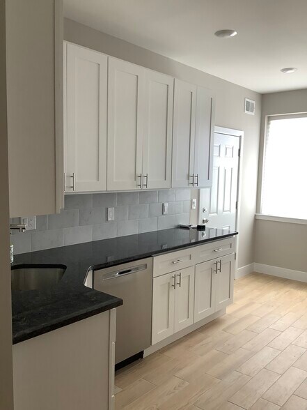 Building Photo - 2111 W Seybert St