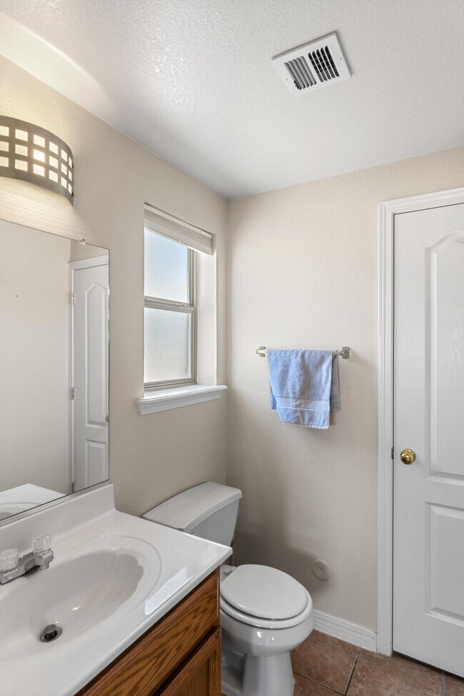 Building Photo - 1529 Luz De Sol Dr