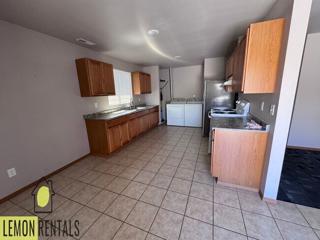 Building Photo - 302 E. "P" St