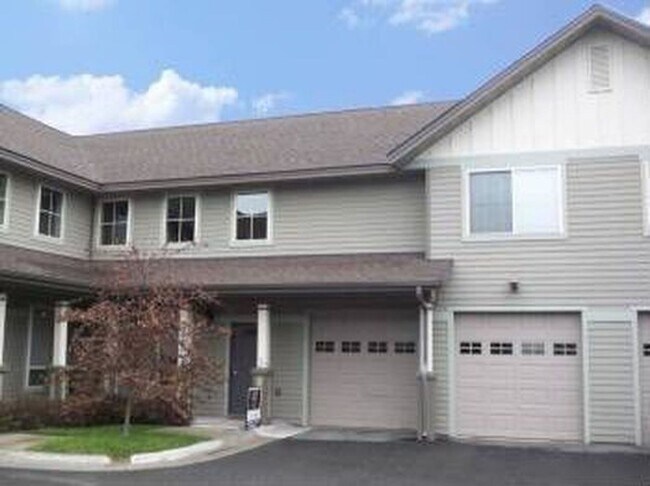 Primary Photo - Dog friendly 3 Bedroom Condo!